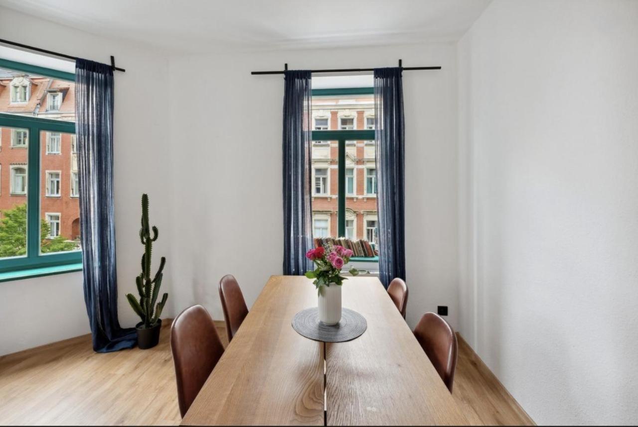 B Our Guest At New Vintage Chic Apartment Dresda Exterior foto